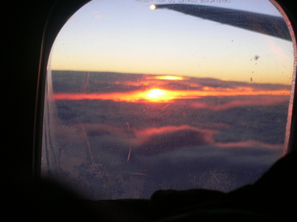     - 10 400 
